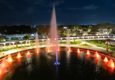 fuente flotante con ornamentos para lago ornamental